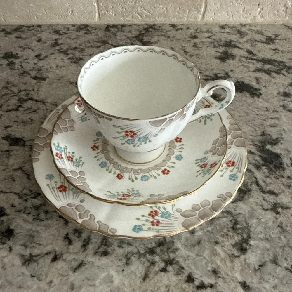 Tuscan Fine English Bone China Three Piece Cup & Saucer Set Floral